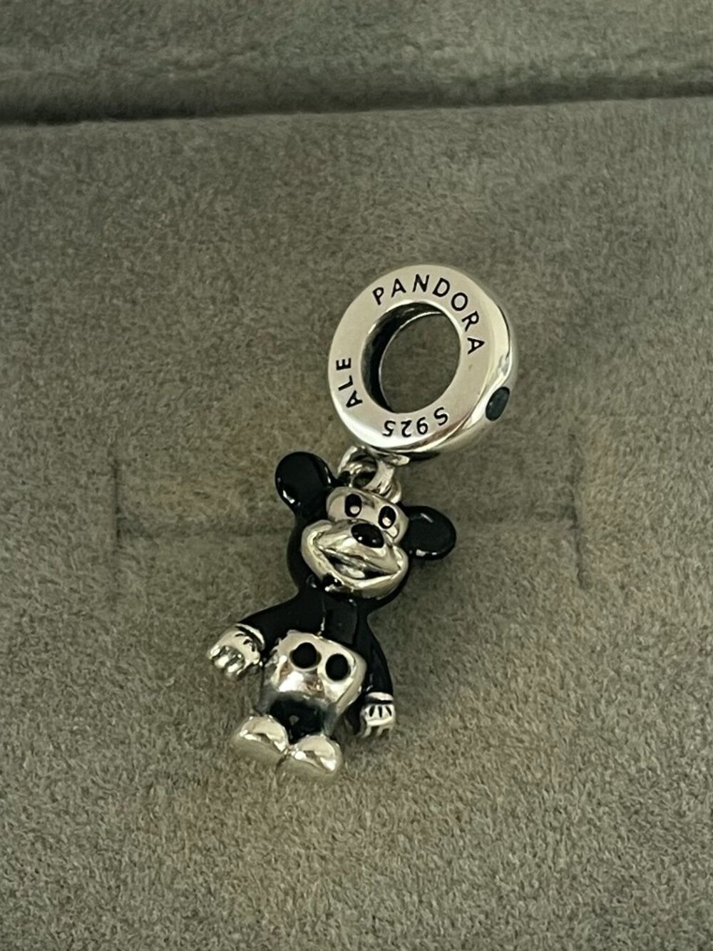 Pandora Minnie Mouse Dangle Charm